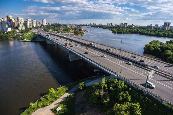 Где в Москве не хватает мостов