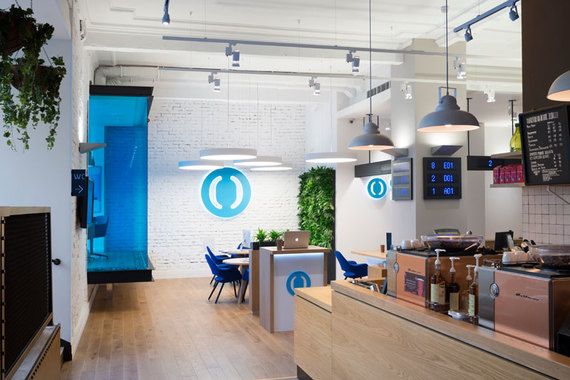 Впервые в мире открылось банковское отделение совместно с кафе «Старбакс»